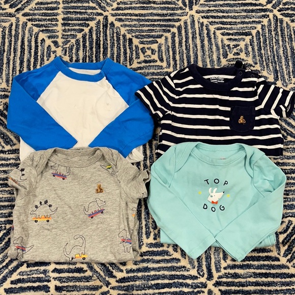 GAP One Pieces Baby Gap Onesie Bundle 4 Onesies Sized 62 Months